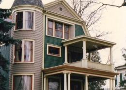 Adrian Queen Anne